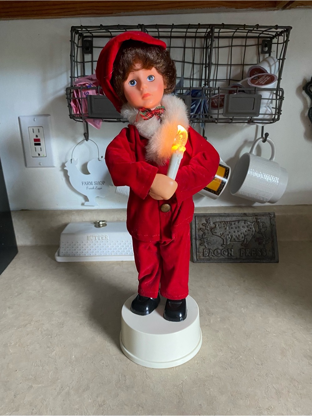 Vintage Christmas Caroler Doll Rennoc Animation Santa Little People Collectible